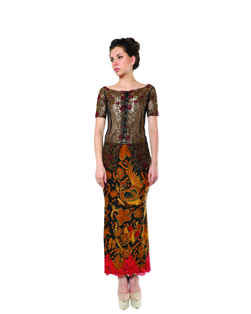  Kebaya  Hitam  With Gold  Red Payet LOTA